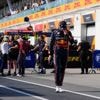 Max Verstappen kan leven met P2, maar schiet uit zijn slof tijdens persconferentie: ‘Heel kinderachtig’