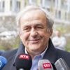 Trophäen und Medaillen erbeutet: Michel Platini verjagt maskierten Einbrecher aus seiner Villa in Südfrankreich