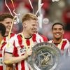 Jerdy Schouten pakt eerste prijs als PSV-captain: ‘We wisten dat het niet makkelijk zou worden’