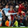 “Er is altijd een plekje voor hem bij Liverpool”: Mo Salah lovend over Kevin De Bruyne - Fans pakken uit met spandoek van 13.000 euro