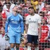 Sels moet zich drie keer omdraaien op het veld van Arsenal, invaller Trossard goed voor assist