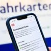 "58 Euro ist zu teuer": Grüne verlangen Preisgarantie für Deutschlandticket