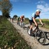 Qu'est-ce que le gravel, discipline choisie avec succès par Romain Bardet, Pauline Ferrand-Prévôt ou Mathieu van der Poel ?