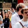 Duizend mensen bij mars tegen femicide, man opgepakt na bestormen podium