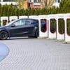 Nach Kritik von Brandenburgs Wirtschaftsminister: Berliner Senatorin Kiziltepe verteidigt ihre „Nazi“-Äußerung zu Tesla