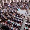 Regeringspartijen leggen “forse hervorming” van parlementair statuut op tafel: pensioenen worden afgeslankt