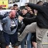 Grimmige sfeer in aanloop naar finale: Poolse politie grijpt in na rellen tussen fans Chelsea en Real Betis