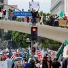 Honderdduizenden Amerikanen protesteren tegen president Trump: Capitool in Texas ontruimd wegens “aannemelijk dreiging” tegen politici