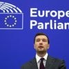 Parlement européen : Jordan Bardella et le RN fustigent une "attaque du système" après l'annonce d'une enquête
