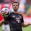 „Dann geht’s übern großen Teich“: Thomas Müller deutet Wechsel in die USA an