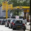 Omrijden om in Duitsland te tanken loont minder: prijsverschil wordt kleiner