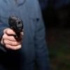 Unbekannter schießt durch Wohnungstür: 45-Jähriger in Berlin-Schmargendorf von Einbrecher überrascht