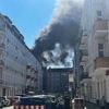 Brände: Brand in Mehrfamilienhaus in Berlin-Schöneberg