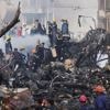 LIVE Vliegtuigcrash India | Britse man overleeft vliegtuigcrash India, cameraploeg filmt hem al strompelend