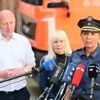Gewaltausbrüche: Drei schwer verletzte Polizisten - Präsidentin bestürzt