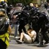 Tientallen gewonden na geweld bij protesten tegen regering in Servië