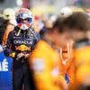 Norris wint strijd met teamgenoot Piastri; Verstappen stelt teleur in Hongarije