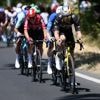 Van Aert, De Lie en Van der Poel in de achtervolging, terwijl klassementsmannen ook voor vuurwerk zorgen
