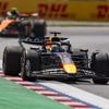 Stand Formule 1 | Max Verstappen ziet McLarens uit zicht verdwijnen na rampzalig slot in Spanje