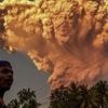 Bali : une vingtaine de vols annulés après l'éruption du volcan Lewotobi Laki-Laki