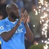 “Ik ben maar een klein onderdeel van het team”: Romelu Lukaku, die vol lof is over coach Conte, blijft bescheiden na titel met Napoli