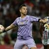 Football. Le gardien Fabio bat le record de matches joués, Peter Shilton le félicite