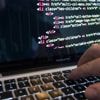 Il se met à apprendre le codage en prison et se fait recruter par une start-up de la Silicon Valley