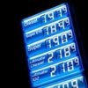 Verkehr: Warum viele Menschen Sprit für billig halten - zu Recht?