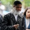 Rapper Kid Cudi getuigt in rechtszaak tegen Diddy: “Hij brak ooit in bij mijn huis”