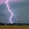 Ungemütliches Wetter zu Pfingsten: Blitz, Donner und Schauer in Berlin und Brandenburg