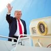 Trump zegt op weg naar Alaska dat Oekraïne zelf bepaalt over ruil grondgebied