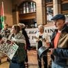 Met oorverdovende herrie protesteert Haarlem tegen de stilte in Den Haag