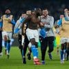 Inter van scorende De Vrij moet landstitel op laatste speeldag aan Napoli laten