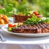 heise+ | Wie smarte Küchengeräte beim Kochen helfen