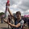 NU+ | Heeft het nut een vertrapt plastic bekertje bij de festivalbar in te leveren?
