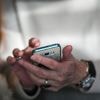 Offline und abgehängt?: Wie die über 60-Jährigen digitaler werden sollen