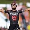 Sluwe Alaphilippe verrast favorieten Pogacar en Van Aert en wint GP Québec