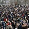 Qu'est-ce que la charge raciale, évoquée dans un rapport sur les actes racistes en France ?