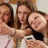 Dit is wat 10-jarigen zélf vinden van hun telefoongebruik