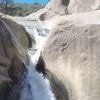 Un alpiniste retrouvé vivant après avoir passé deux jours suspendu derrière une cascade