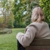 Tine groeit net als 1 op de 100 kinderen op met een vader die niet haar biologische papa is: “Mijn mama wou haar geheim meenemen in het graf”
