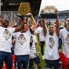Telstar-captain viert geboorte zoon en promotie: ‘Spakenburg of eredivisie, daar gaan we nog over nadenken’