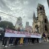 Krieg in der Ukraine: Hunderte demonstrieren zum Unabhängigkeitstag der Ukraine