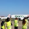 Hoogdag voor vliegtuigspotters: 20 fanaten mogen foto’s vanop tarmac Brussels Airport maken