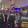Verdachtsfälle auf Schwarzarbeit: Zoll-Großrazzia bei der Gamescom - Ordner im Fokus