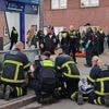 Vrouw (39) steekt met mes wild in het rond op perron Hamburg: zeventien gewonden, vier onder hen in levensgevaar