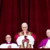 VIDEO. Léon XIV lance un "appel de paix" à "tous les peuples" : revivez les premiers mots du nouveau pape