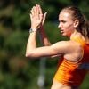 Femke Bol zoekt houten tafel om haar uitspraak af te kloppen: ‘Winnen is makkelijker gezegd dan gedaan’