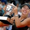 Maria Sharapova and Bryan brothers enter tennis hall, with Serena Williams surprise