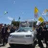 D’où vient la papamobile ? Voici l’étonnante histoire de la voiture emblématique des papes